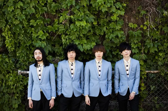 THE BAWDIES