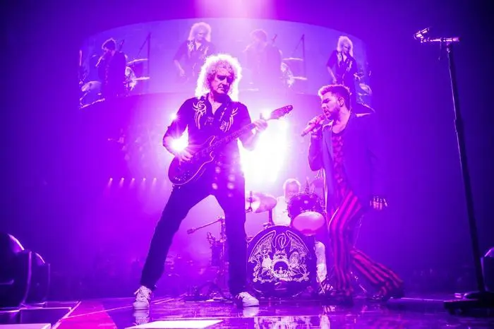QUEEN + ADAM LAMBERT