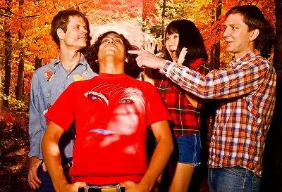 DEERHOOF、ニューアルバムからオール東京ロケのPVを公開。
