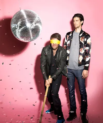 3OH!3、新作『Omen』から神業連発のミュージック・ビデオ「You're Gonna Love This」を公開！何回NG出したのか気になるレベル！