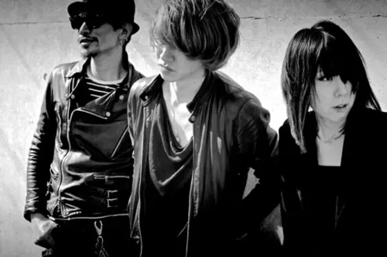 浅井健一(ex BLANKY JET CITY)によるコメント寄稿が話題となっているBuffalo'3、8/21の新作リリースに先駆け、タイトル・トラック「Tarantism」のMVを公開