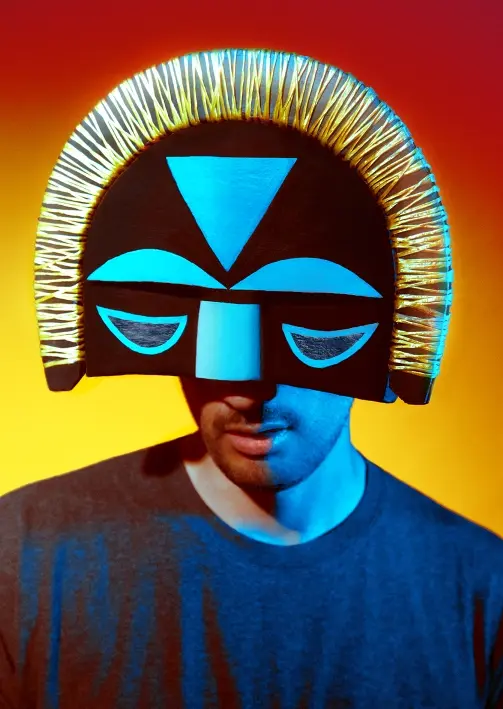 覆面ダンス・プロデューサーSBTRKT、先週末に出演した"iTunes Festival"のライヴ映像が期間限定で無料視聴スタート