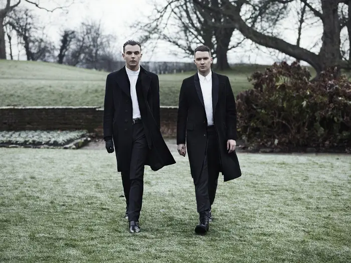 HURTS、10月に2年半ぶりとなるニュー・アルバム『Surrender』リリース決定。収録曲「Some Kind Of Heaven」のMVも公開