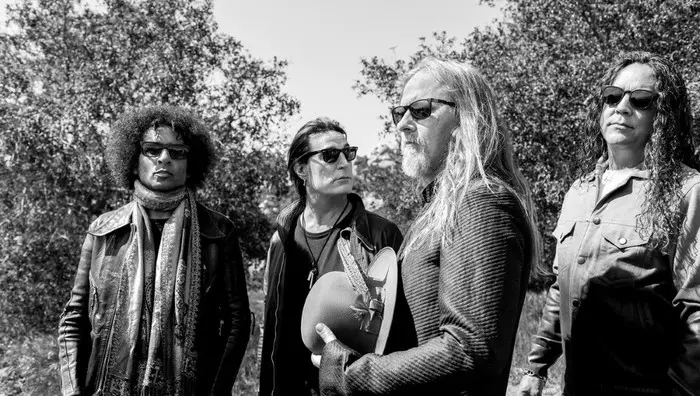 ALICE IN CHAINS、最新アルバム『Rainier Fog』より「Never Fade」MV公開