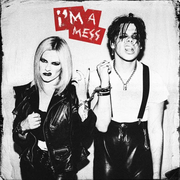 Avril Lavigne × YUNGBLUD、米TV番組での「I'm A Mess」パフォーマンス映像公開