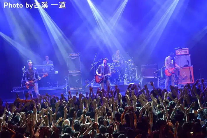 TRAVIS、EDITORS、BRITISH SEA POWER、WAVVES、6月に開催されたHostess Club Weekender のライヴ映像が公開