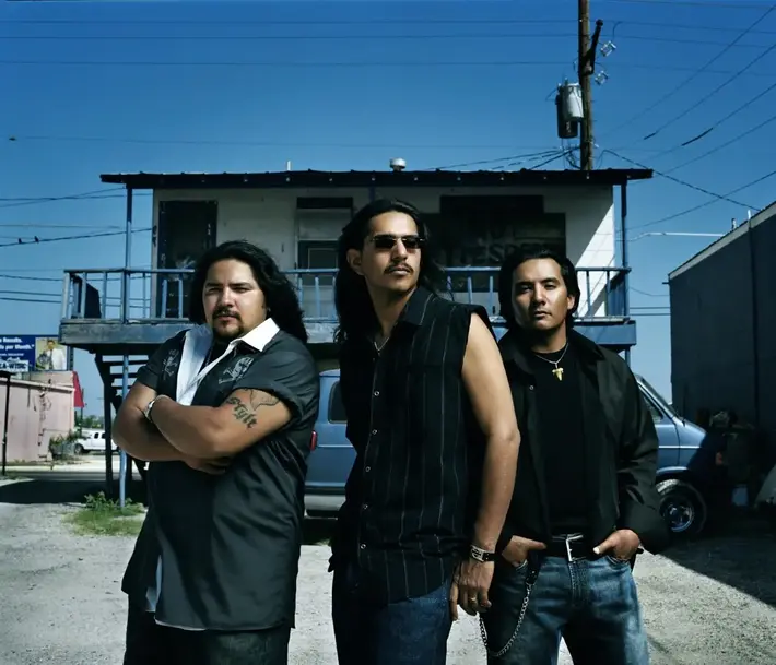 来年メジャー・デビュー10 年を迎えるグラミー受賞バンドLOS LONELY BOYS、来年1月に来日公演を開催