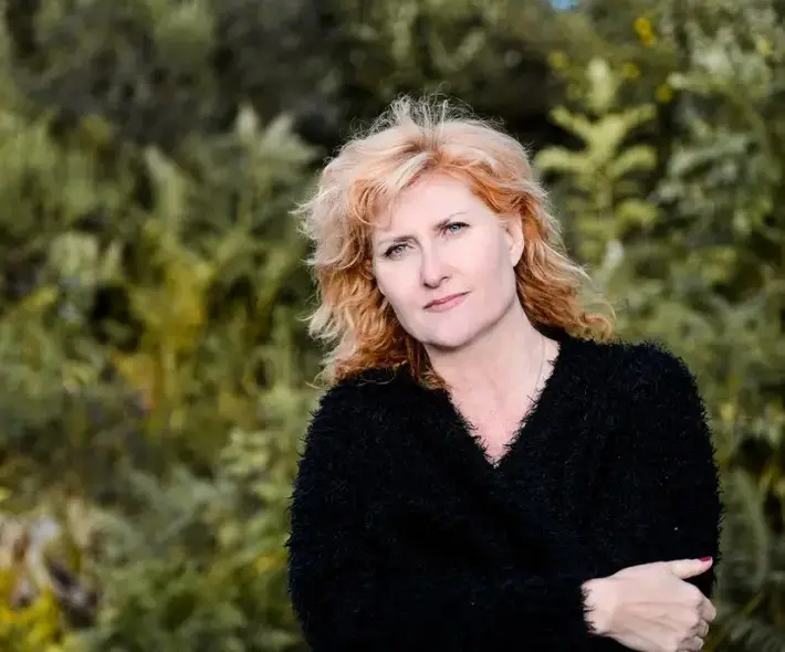 Eddi Reader（ex-FAIRGROUND ATTRACTION）、5/21に新作『Vagabond』＆旧譜4タイトルの紙ジャケ仕様を同時リリースすることが決定。6月末にソロで来日公演も開催