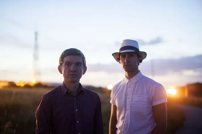 Paul Smith（MAXIMO PARK）× Peter Brewis（FIELD MUSIC）、11/19にコラボレーション･アルバム『Frozen By Sight』をリリース決定。収録曲2曲の音源も公開