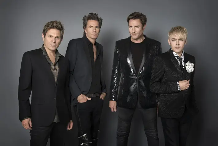 DURAN DURAN、本日リリースの14thアルバム『Paper Gods』より「Pressure Off (feat. Janelle Monáe and Nile Rodgers)」の360°パノラマ・リリック・ビデオ公開