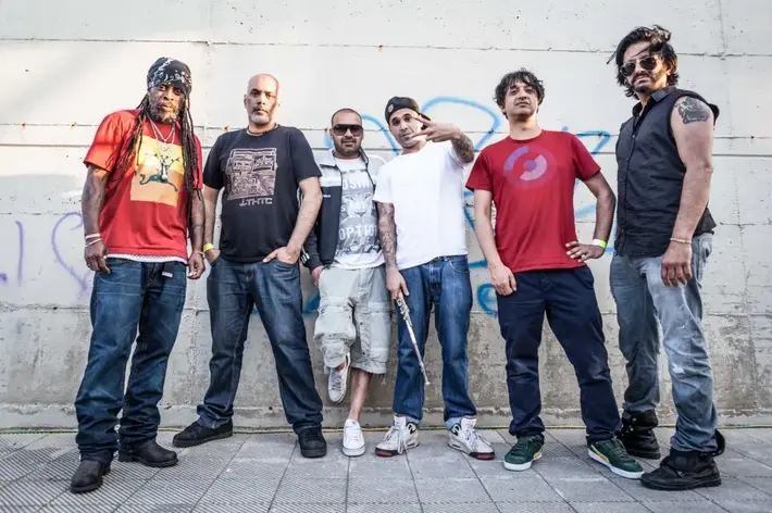 ASIAN DUB FOUNDATION、最新アルバム『More Signal More Noise』より「Blade Ragga」のMV公開