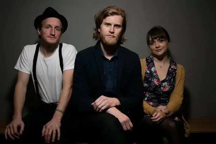 デンヴァー出身3人組フォーク・ロック・バンド THE LUMINEERS、来年4/10に赤坂BLITZにて一夜限りの来日公演を開催