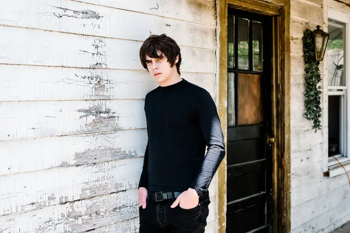 英シンガー・ソングライター Jake Bugg、今春ソロ・アコースティック・ツアーで来日決定