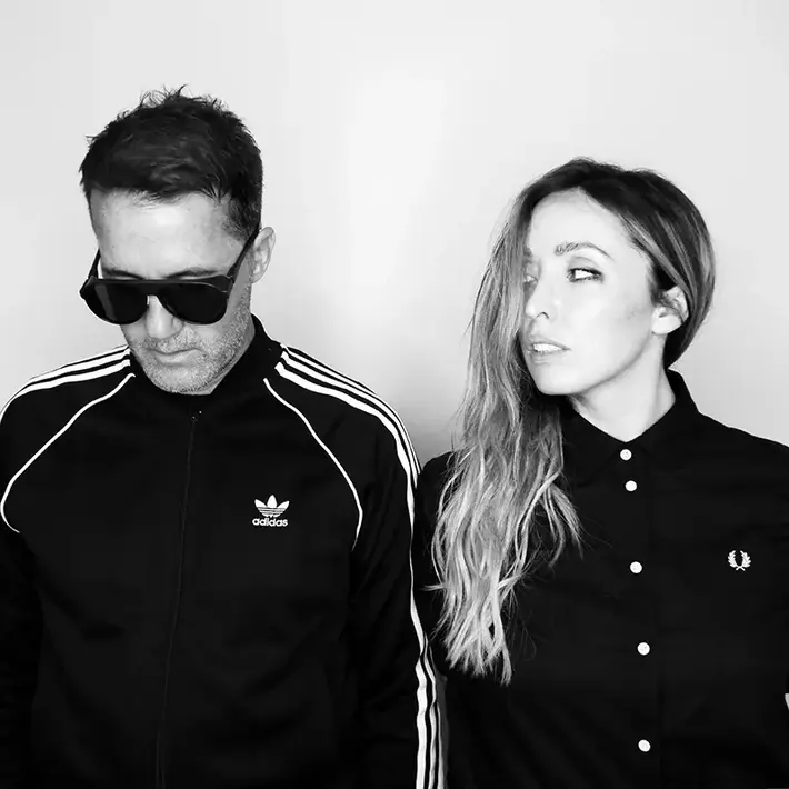 THE TING TINGS、10/26に4年ぶりニュー・アルバム『The Black Light』リリース決定。新曲「Blacklight」音源一部公開も