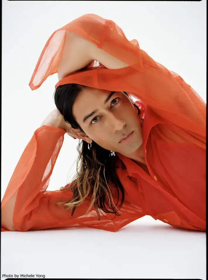 KINDNESS、9/6に5年ぶりのニュー・アルバム『Something Like A War』リリース決定