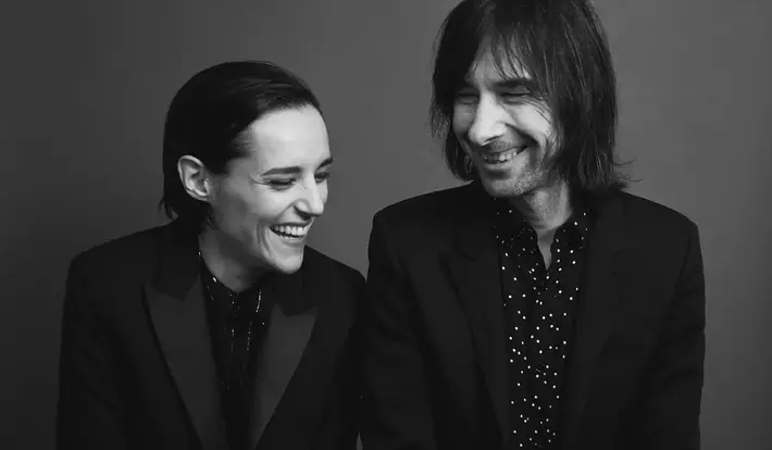 Bobby Gillespie（PRIMAL SCREAM）＆Jehnny Beth（SAVAGES）、デュオ・アルバム『Utopian Ashes』リリース。収録曲「Remember We Were Lovers」MV公開