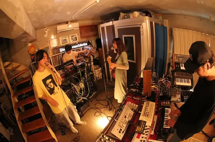 miida and The DepartmentによるYouTubeチャンネル"from Studio KiKi"に四方颯人（YAJICO GIRL）出演決定。3週にわたってスタジオ・ライヴ＆ゲスト・トークを公開