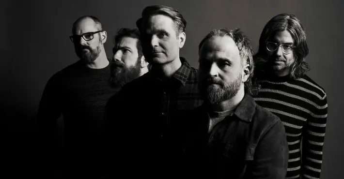 DEATH CAB FOR CUTIE、ニュー・アルバム『Asphalt Meadows』リリース決定。新曲「Roman Candles」リリック・ビデオ公開