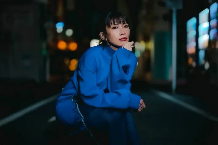 草野華余子、渾身のバラード楽曲「最終電車は泣いている」デジタル・リリース