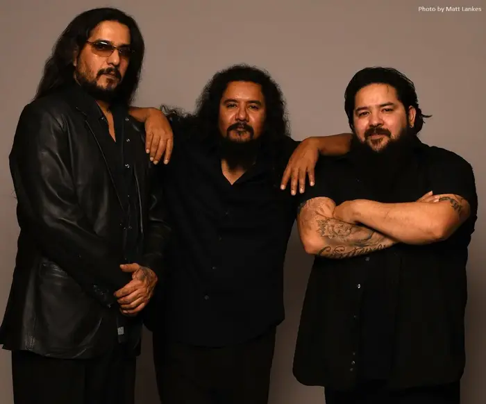 グラミー受賞バンド LOS LONELY BOYS、10年ぶりのニュー・アルバム『Resurrection』よりリード・シングル「See Your Face」MV公開