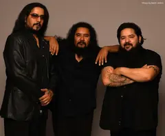 LOS LONELY BOYS、10年ぶりのニュー・アルバム『Resurrection』より「I Let You Think That You Do」MV公開