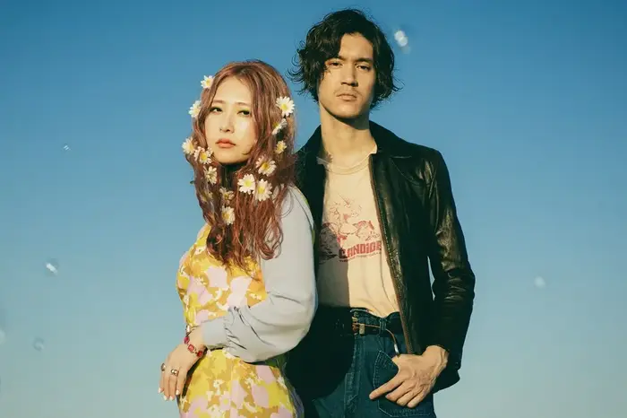 GLIM SPANKY、本日9/11デジタル・リリースの「ひみつを君に feat. 花譜」リリック・ビデオ公開