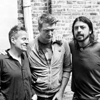 THEM CROOKED VULTURES